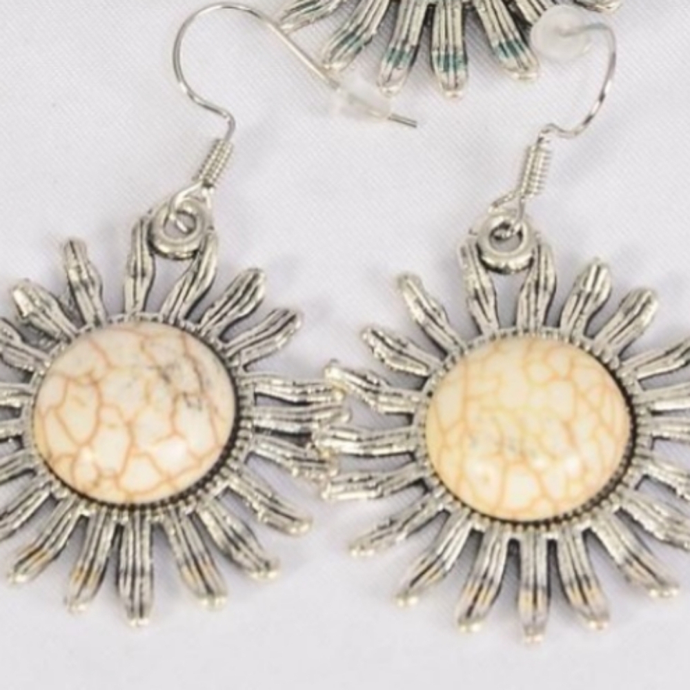 Silver and Cream Sunburst Double Sided Lightweight Silver Tone Earrings